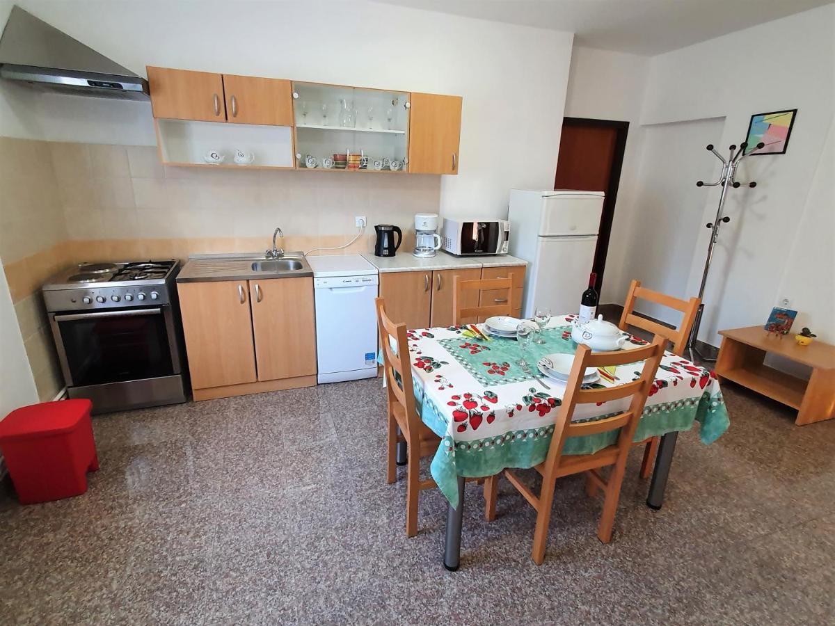 Apartment Apartment 